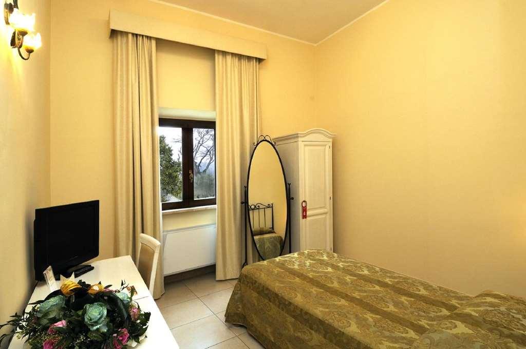 Hotel Villa Fiorita Giulianova Pokój zdjęcie