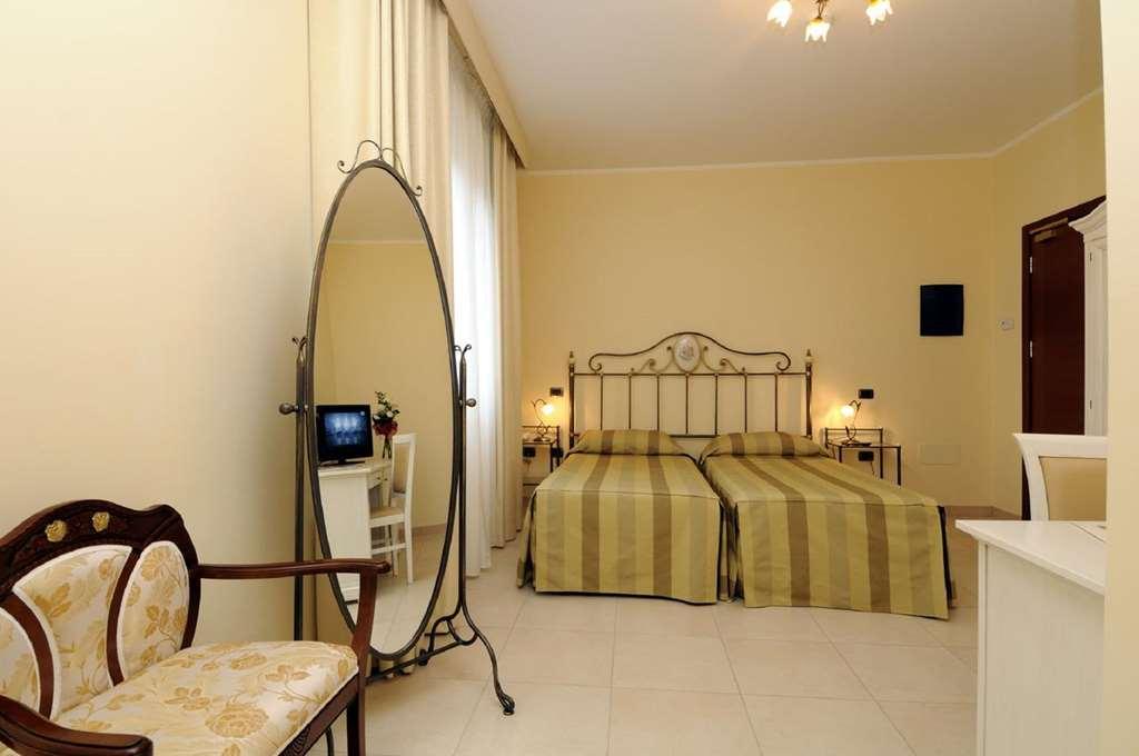 Hotel Villa Fiorita Giulianova Pokój zdjęcie