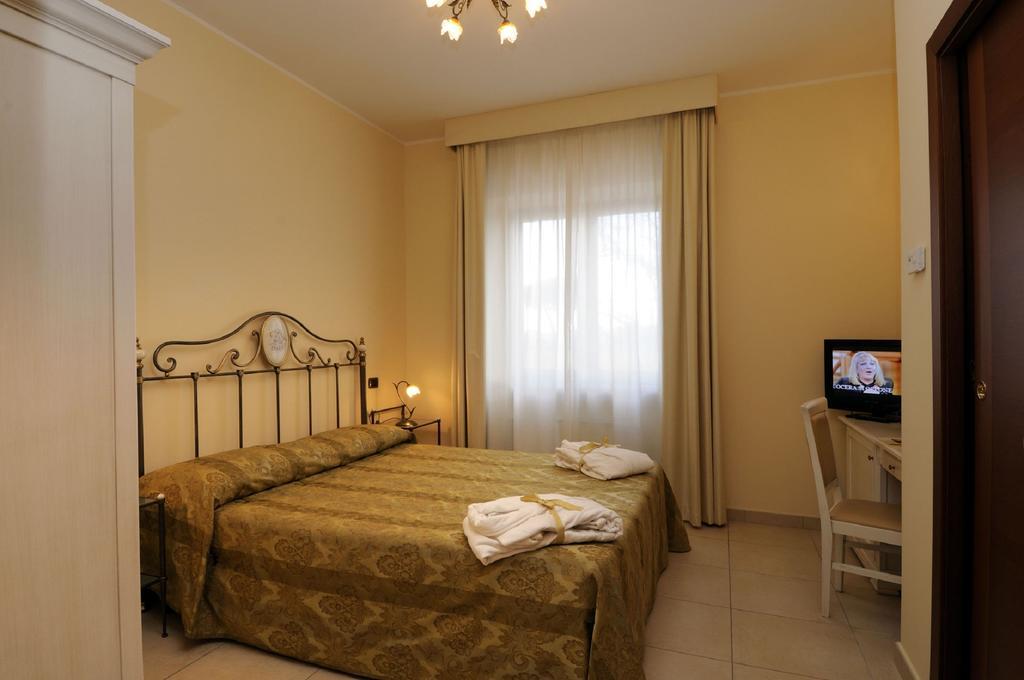 Hotel Villa Fiorita Giulianova Pokój zdjęcie